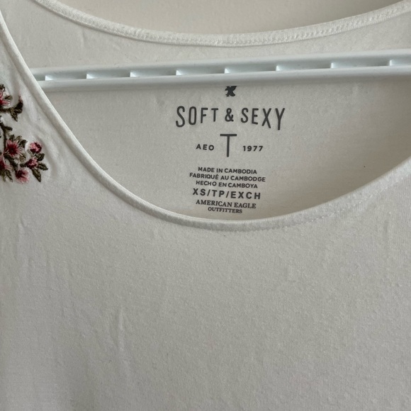 American Eagle White Blouse with Flores Embroidery - Picture 2 of 3